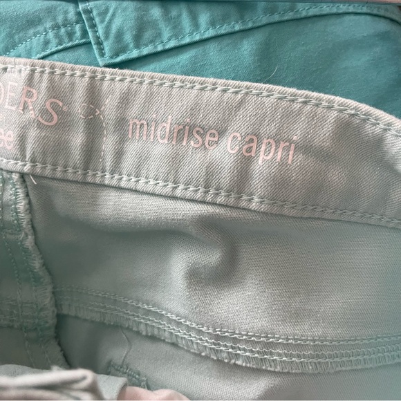 Lee Riders Light Mint Mid Rise Capri Pants size 18 - Picture 4 of 7